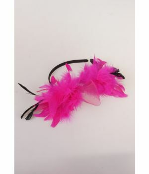 Fuchsia fascinator met toef van veren en een lus van gaas