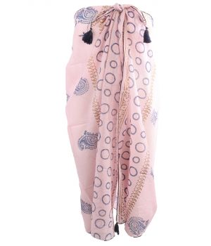 Lichtroze sarong met diverse prints